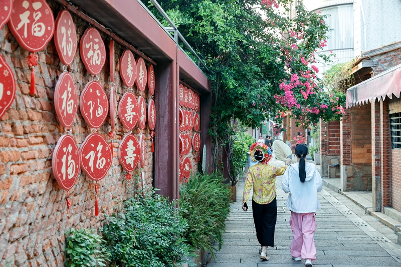 烟火漫古城 街巷觅闲情（林劲峰摄）.jpg