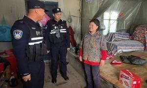 芦果边境派出所开展新春慰问活动