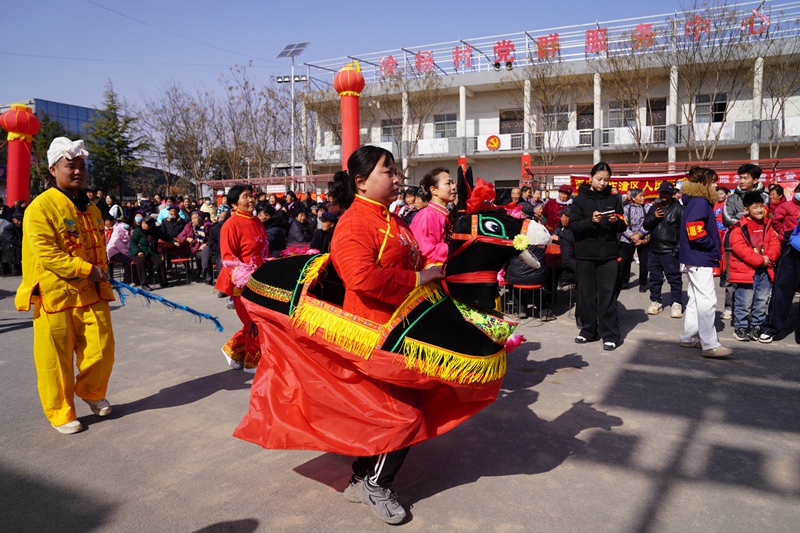 西安市临潼区徐杨街道徐杨村迎新春文艺表演1.jpg