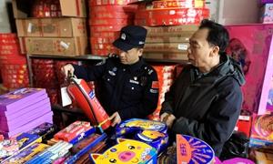 友谊关边境派出所深入辖区全力筑牢节日安全防线