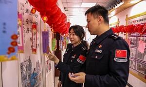 警民同心闹元宵 民族团结一家亲