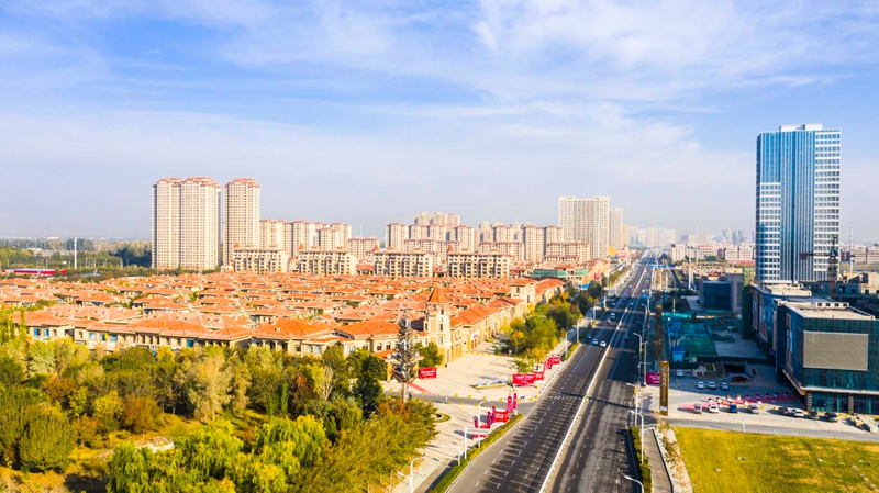 2025年10月，六师一〇一团青湖镇航拍。 李华北 摄.jpg