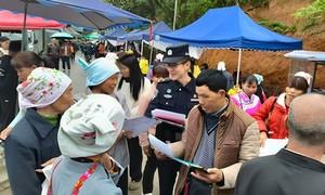 宣讲两会好声音 筑牢边境平安墙