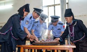 石榴花开三月三 警民同心护平安