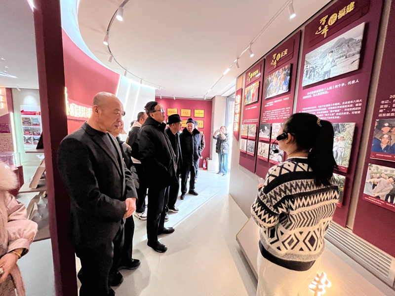 黄湾村党员学习教育课堂1.jpg