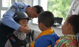 警营开放迎六一 童心逐梦护平安