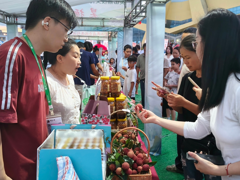 “灵供优品”市集现场.jpg