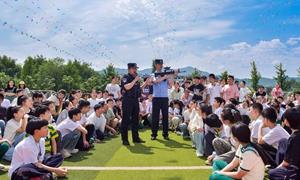 安全进校园，绽放别样“警”彩