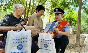 “沉浸式”禁毒宣传走进商圈社区