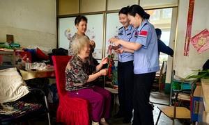 警民同心迎端午 粽香温情暖民心