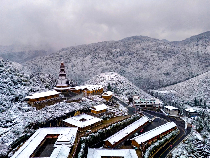 野椒园村新侗寨雪景.jpg 野椒园村新侗寨雪景.jpg