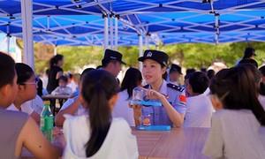 “红纸上的禁毒课” 非遗技艺点亮暑期普法