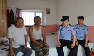 七一慰问暖初心 关怀致敬老党员