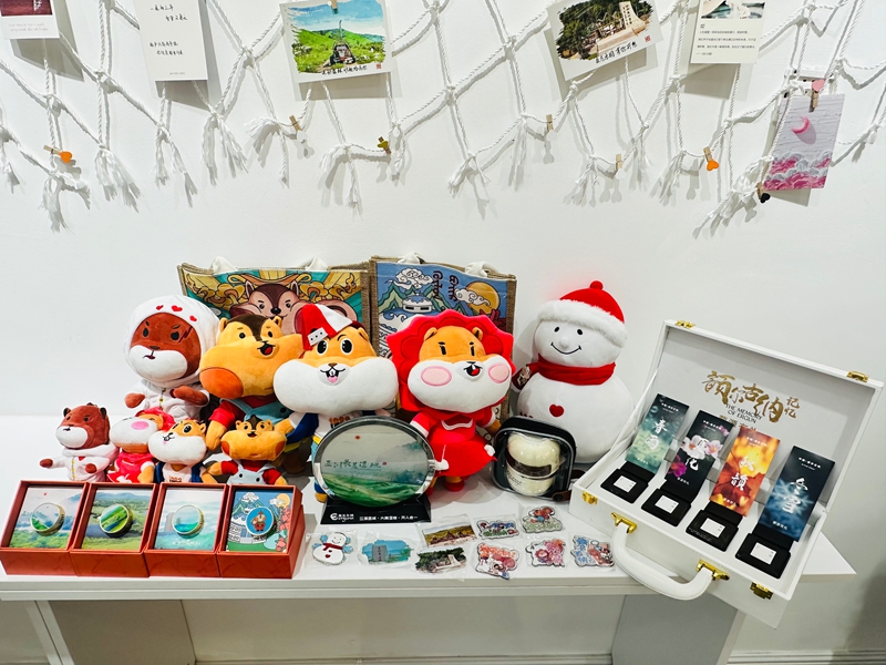 6.蒙源文创系列展示（额尔古纳市委宣传部供图）.jpg