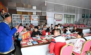 一盏灯，照亮草原书香路——记通榆县包拉温都蒙古族乡农家书屋管理员张树森