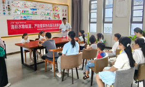 黄州区南湖街道城东社区开展“书香润童心 诵读表真情”读书活动