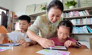 有声有色过七夕：邕宁屯茶村把非遗米画搬进农家书屋